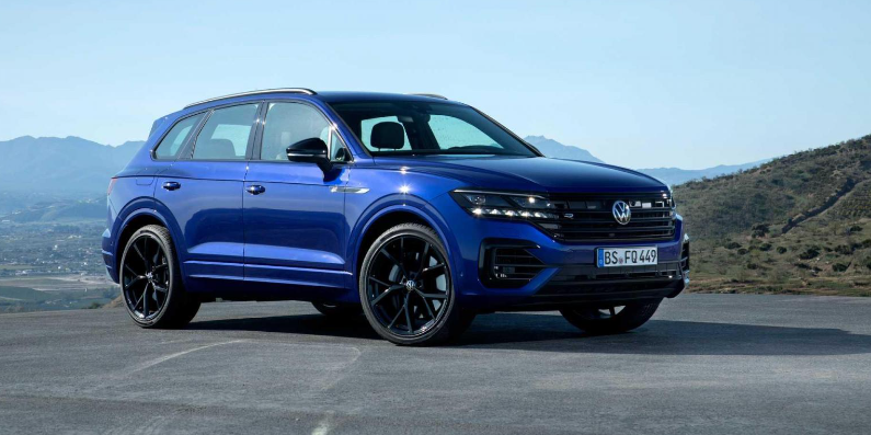 VW Touareg R 2024: Premiered and Features